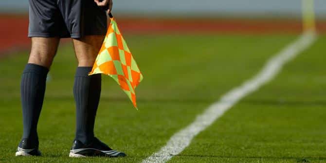 Resultado de imagen para arbitro futbol