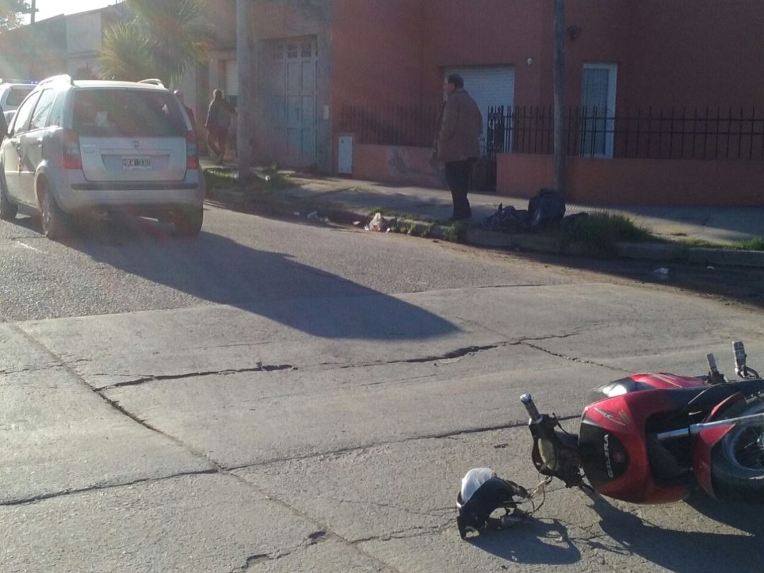 Violento choque en Parera y Chacabuco