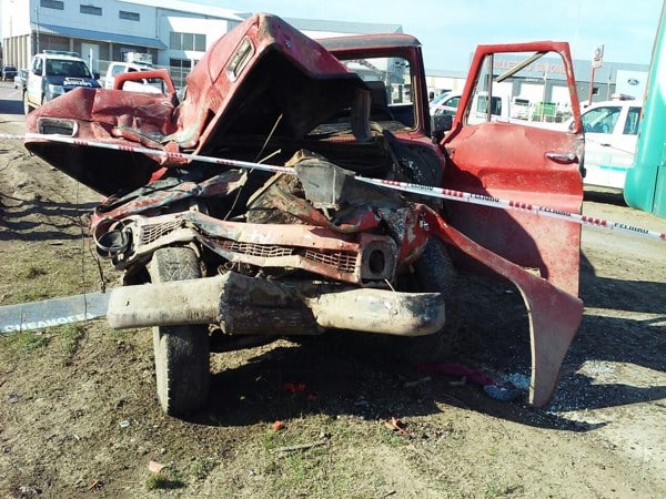 Una Persona muerta al chocar colectivo y camioneta en Ruta 3 y Pacifico.