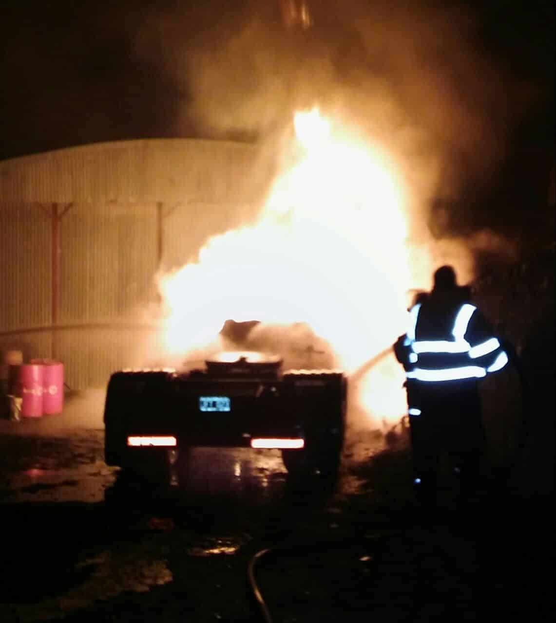 Fuego y pérdidas totales de un camión