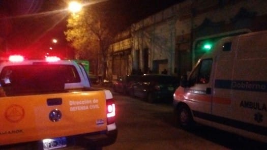 Fuego en una pensión: 10 personas internadas por inhalación de humo