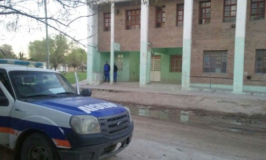 Estudiar con custodia policial