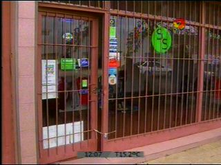 Saquean local de ropa deportiva