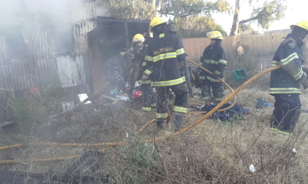 Un incendio destruyó una precaria vivienda en White