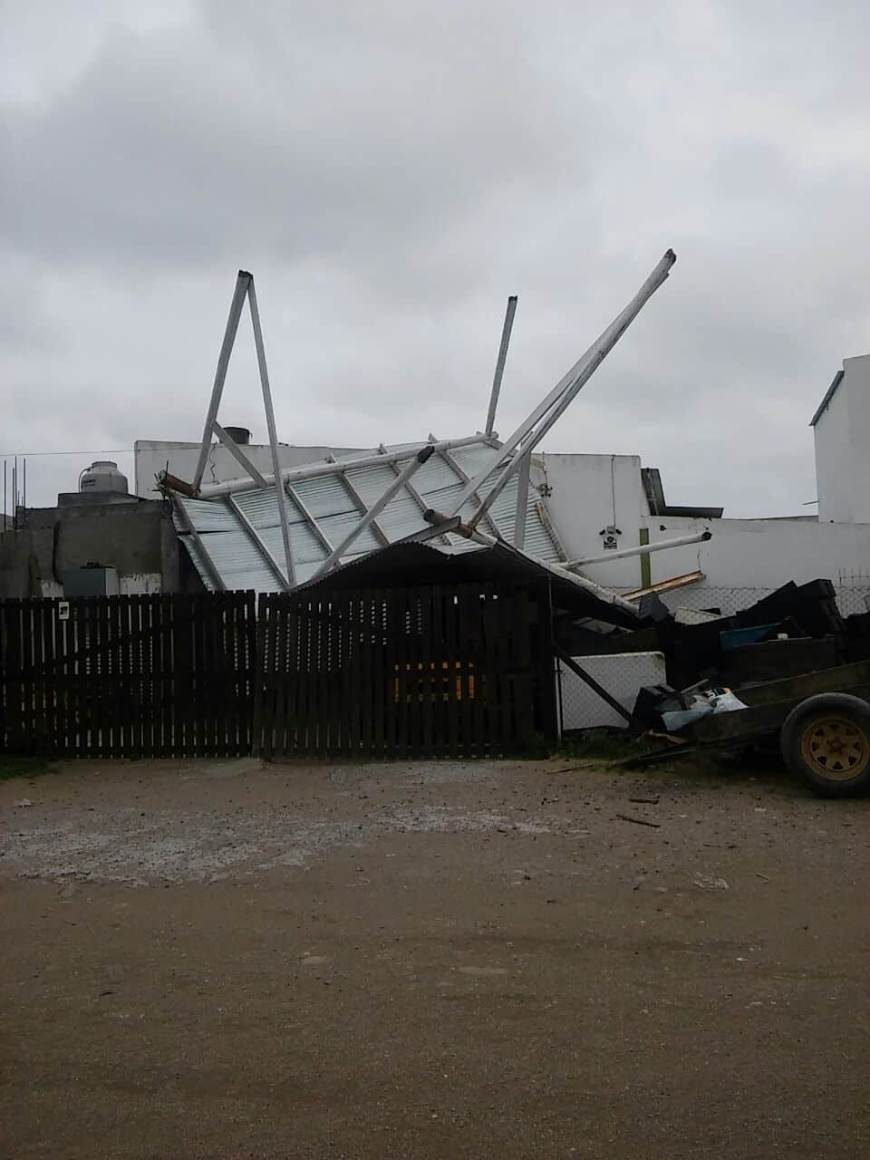Monte Hermoso: se voló el techo de un frigorífico