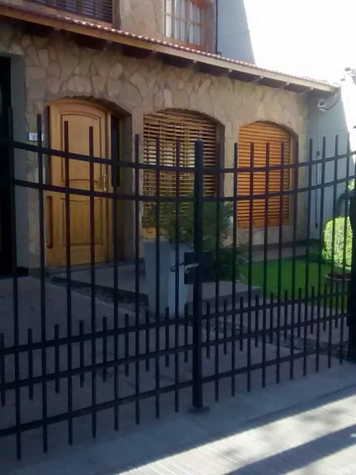 Ataron y golpearon a un matrimonio en un asalto