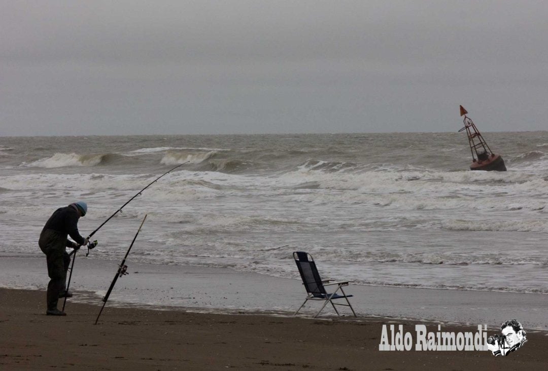 Hoy habilitarían la pesca, los natatorios y las canchas de paddle