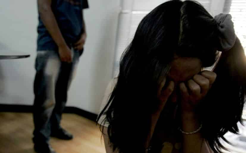 Condenado por abusar de la hija de su pareja