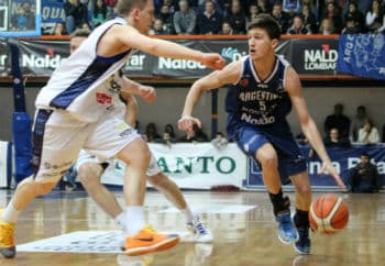 Bahía Basket dejó el invicto en Junín