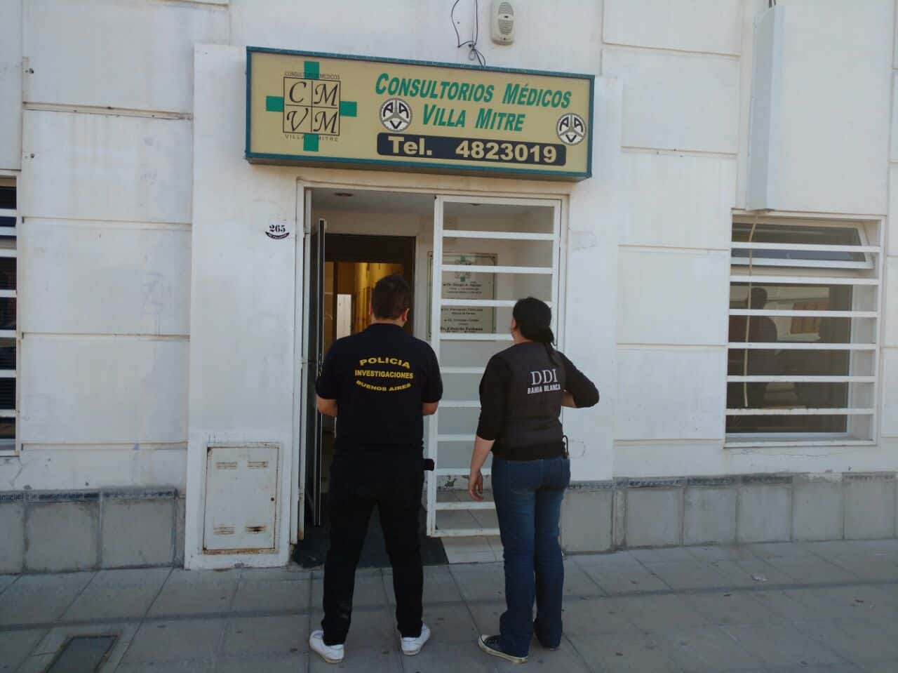 Allanaron el consultorio del un médico por la muerte de un paciente que tomó pastillas para adelgazar
