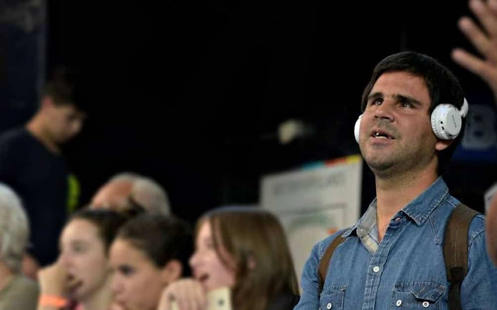 Es no vidente, no tiene trabajo y no llega a fin de mes