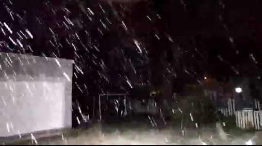 Cayó agua nieve en Bahía