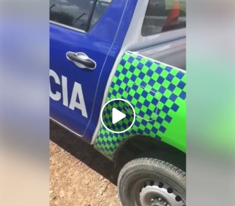 Darregueria: escrachan a policías durmiendo en un patrullero