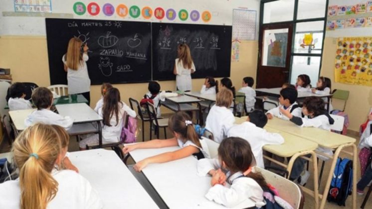 Eliminaron el Fondo de Incentivo: 1,6 millones de docentes perderán 10% de su salario
