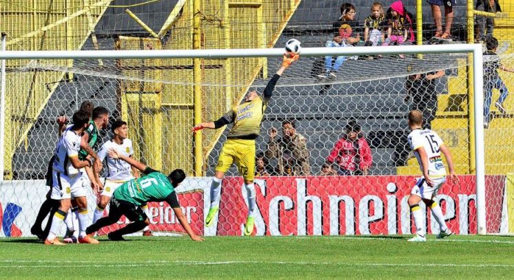 Se lesionó el arquero de Olimpo y se queda sin torneo