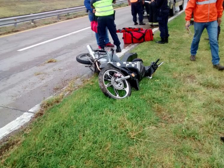 Una motociclista fue internada luego de chocar un perro