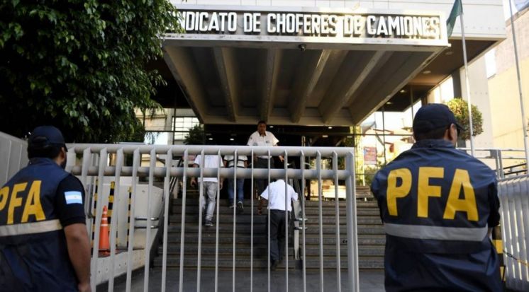 Allanan a Camioneros en una causa por extorsión