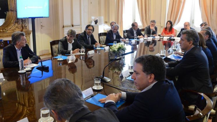 Reunión en Olivos tras otra jornada de suba récord del dólar