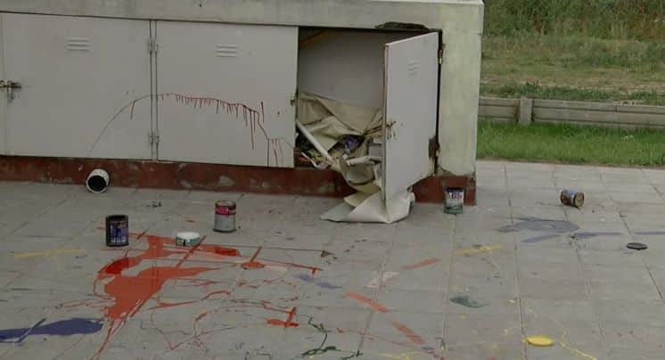 Destrozos en el Jardín 933