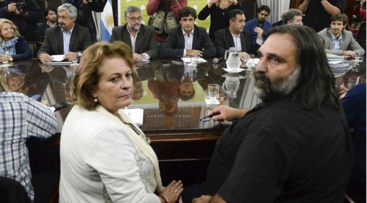 Vidal convocó a los docentes para la primera reunión paritaria del año