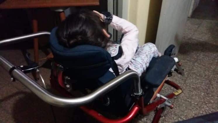 Denuncian a una mujer por maltratar a una nena discapacitada
