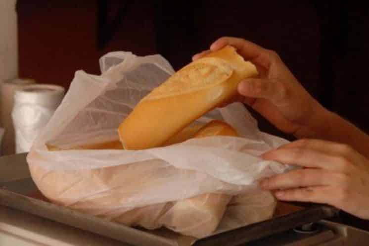 Reclamo de panaderos por venta ilegal