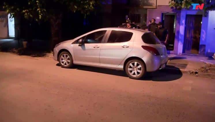 Dejó a su hija encerrada diez horas en el auto y murió asfixiada