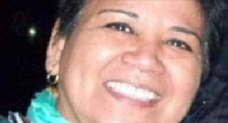 Asesinaron a puñaladas a una peluquera mientras chateaba con su hija
