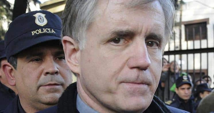 Extraerán una muestra de ADN a Grassi para el registro de violadores