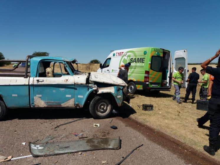 Mirá cómo iba la camioneta que atropelló, huyó y volcó en la carrindanga