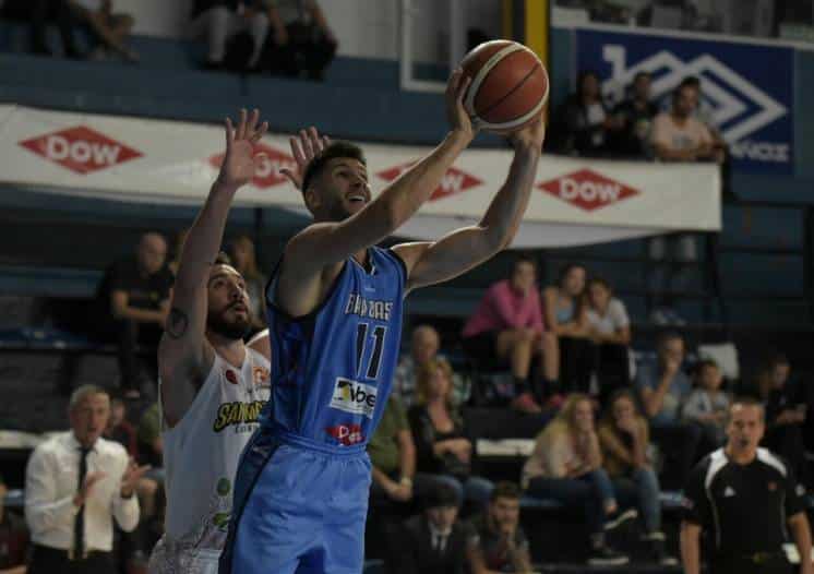 Bahía Basket volvió al triunfo ante San Martín de Corrientes