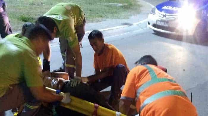 Una joven motociclista se accidentó y está grave