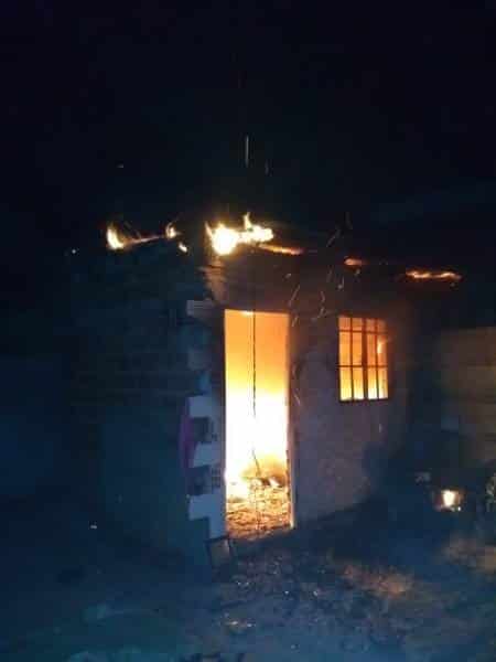 Se prendió fuego una casa en Portal del Este