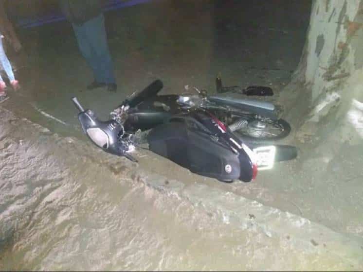 Dos adolescentes sufrieron golpes al caer de una moto