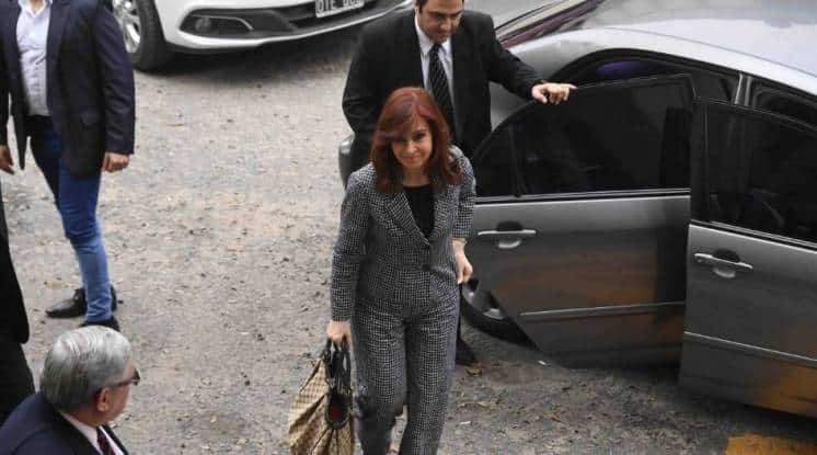 Cristina Kirchner va a Comodoro Py por el juicio por corrupción