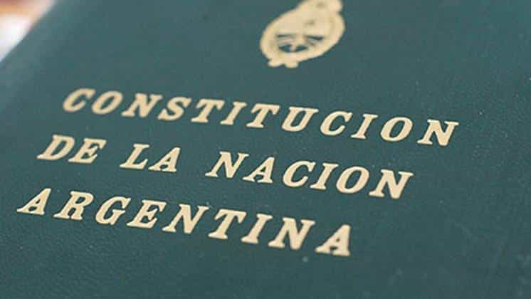 Los alumnos de secundaria deberán jurar lealtad a la Constitución Nacional