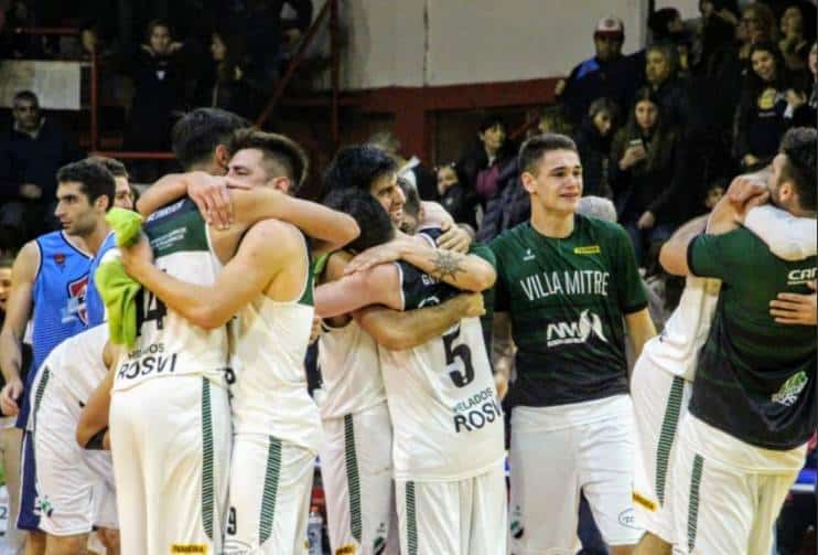 Villa Mitre festejó el ascenso en su casa