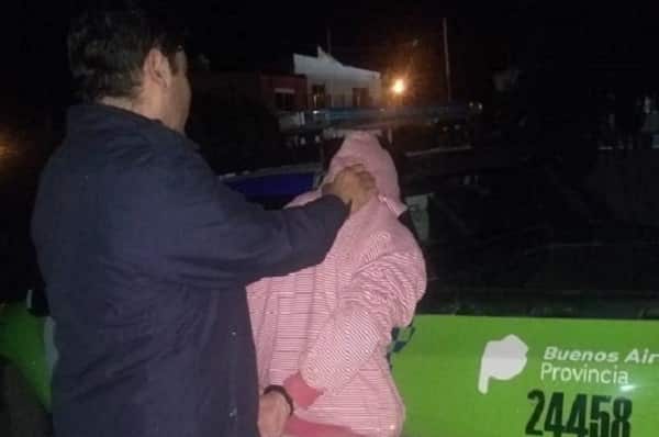 Asaltaron y amenazaron a un taxista