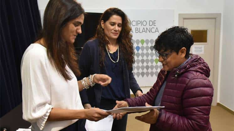 Nueva entrega de prestamos a emprendedores bahienses