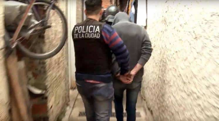 Detuvieron a un hombre que seducía mujeres por Tinder y las violaba