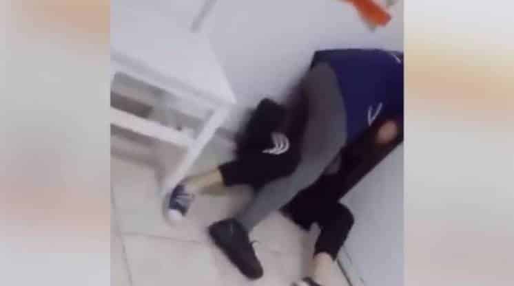 Grabaron a una empleada maltratando a una nena en un hogar de menores