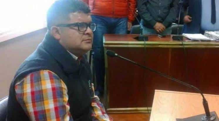 En pleno juicio, se sacó un ojo para probar el brutal ataque que sufrió