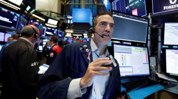 Acciones y bonos argentinos se desploman en Nueva York tras las PASO