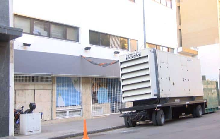 El estado de salud de los operarios heridos en una explosión en Telefónica