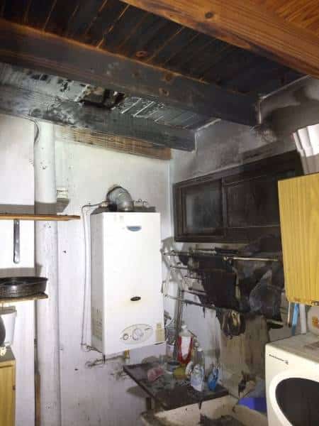 Se recibió, quemó los apuntes y casi prende fuego su casa