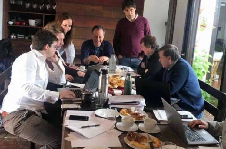 El primer día de Lacunza como ministro de Hacienda: reuniones con su equipo