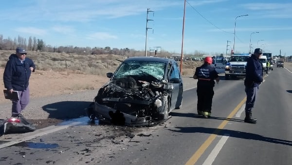 Hinchas de Villa Mitre chocaron en la ruta camino a Cutral Có