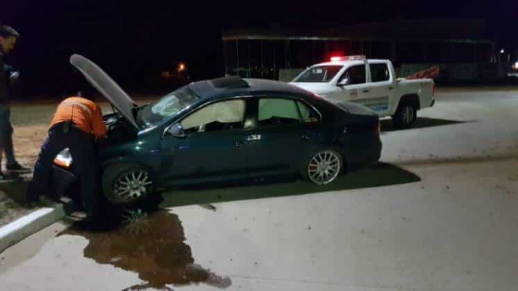 Iba alcoholizado y perdió el control del auto en la rotonda de Cabrera