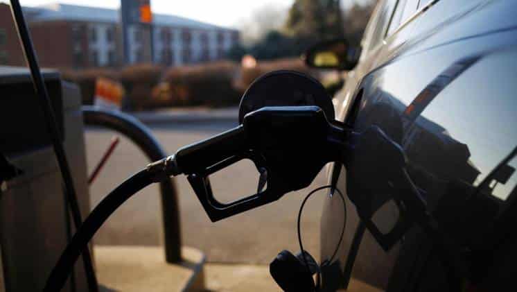 YPF aumentó un 4% el precio de sus combustibles