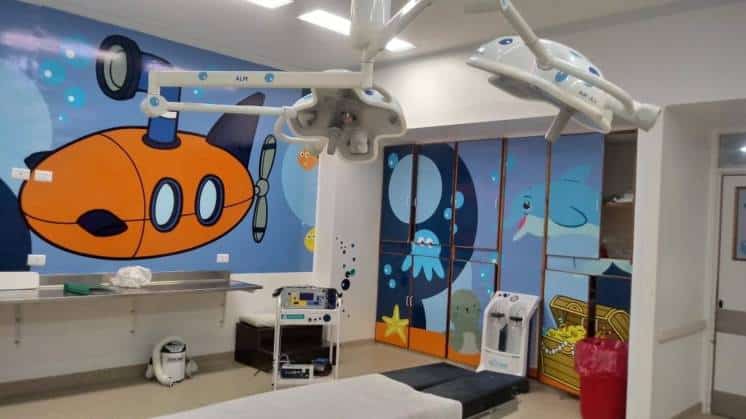 Un quirófano de película en el Hospital Penna